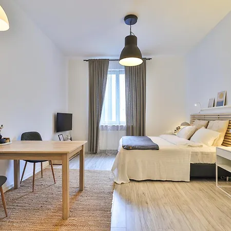 Poznanska 13 By Perfect Apartman Varsó